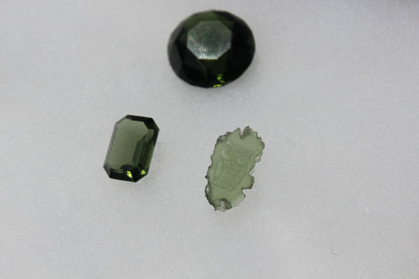 Special Fund Raiser -  SPACE TREASURE - Faceted and etched Moldavite - Impact Glass - Rare Beauty!