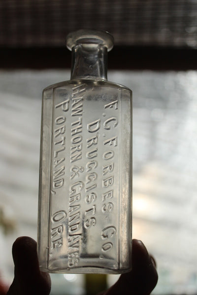 Medicine Pharmacy Bottle F.C. FORBES CO. DRUGGISTS PORTLAND, ORE. Fine Cond.