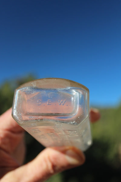 Medicine Pharmacy Bottle F.C. FORBES CO. DRUGGISTS PORTLAND, ORE. Fine Cond.