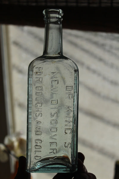 MEDICINE BOTTLE DR. KING'S NEW DISCOVERY For COUGHS And COLDS - Near Mint