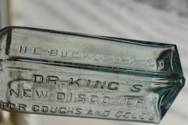 MEDICINE BOTTLE DR. KING'S NEW DISCOVERY For COUGHS And COLDS - Near Mint