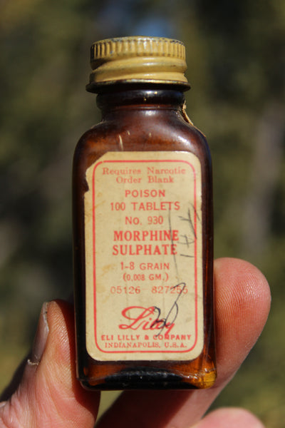 Old Apothecary Bottle - Circa 1910 to 1920 - Morphine Sulphate  1 - 8 Grain Eli Lilly & Company, Indianapolis - Rare with Label - Please No Discount Codes On This Listing