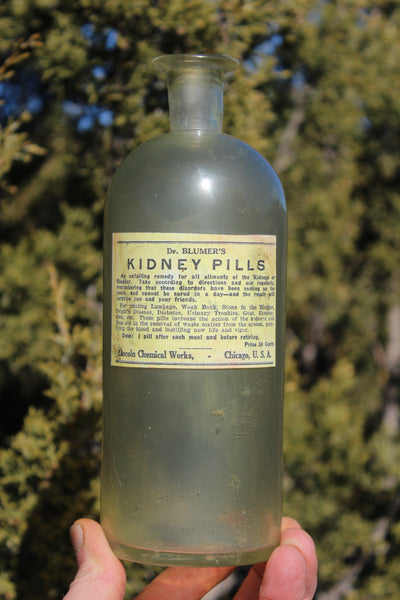 Old Apothecary Bottle  Circa 1850 to 1860 - DR. BLUMER'S KIDNEY PILLS - Lincoln Chemical Works - Chicago, U.S.A. - With Label!  -  POLISHED PONTIL BASE - Please No Discount Codes On This Listing