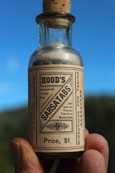 Old Apothecary Bottle  - Circa 1910 - HOOD'S  SARSATABS  - Bottle with Label, Box and Contents -   Please No Discount Codes On This Listing