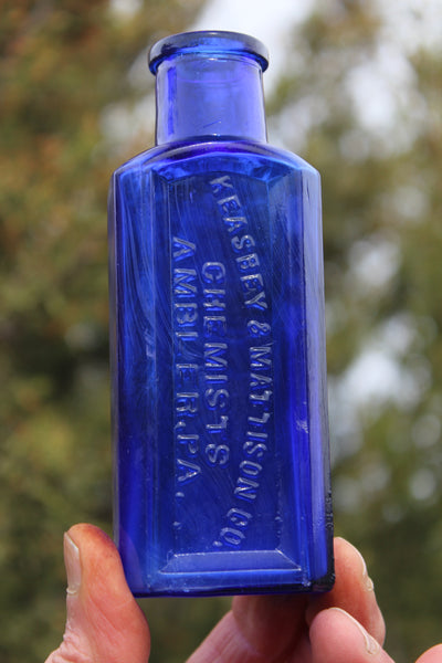 Old Apothecary Bottle  - Circa 1890 - KEASBEY & MATTISON Co. - CHEMISTS - AMBLER, PA.  - Fine Condition - A Real Beautiful Bottle -   Please No Discount Codes On This Listing